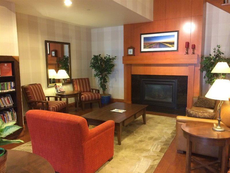 Country Inn & Suites By Radisson, Calgary-Northeast Экстерьер фото