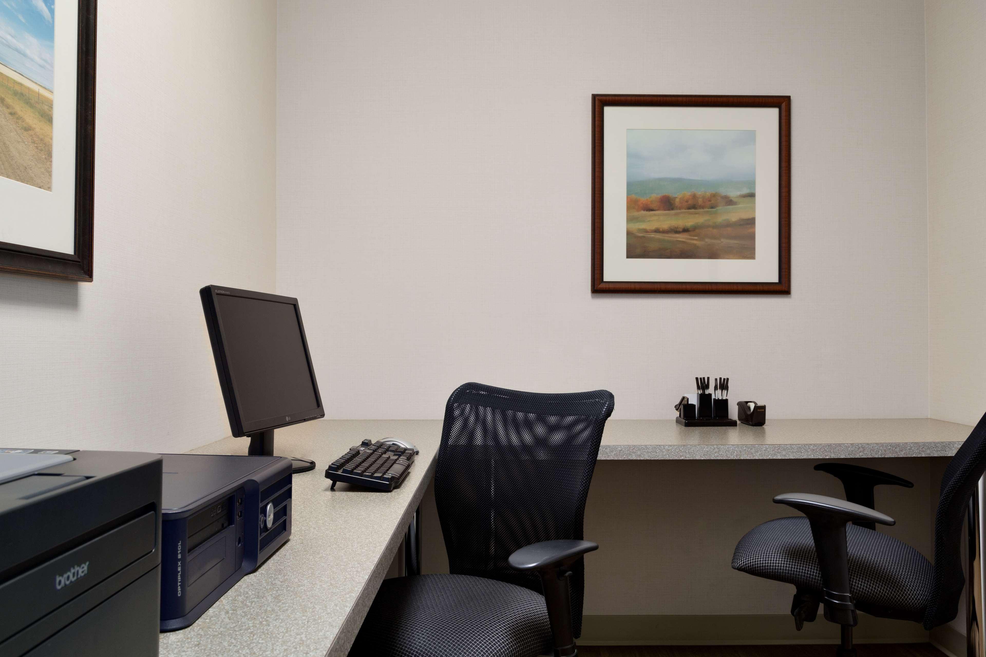 Country Inn & Suites By Radisson, Calgary-Northeast Экстерьер фото