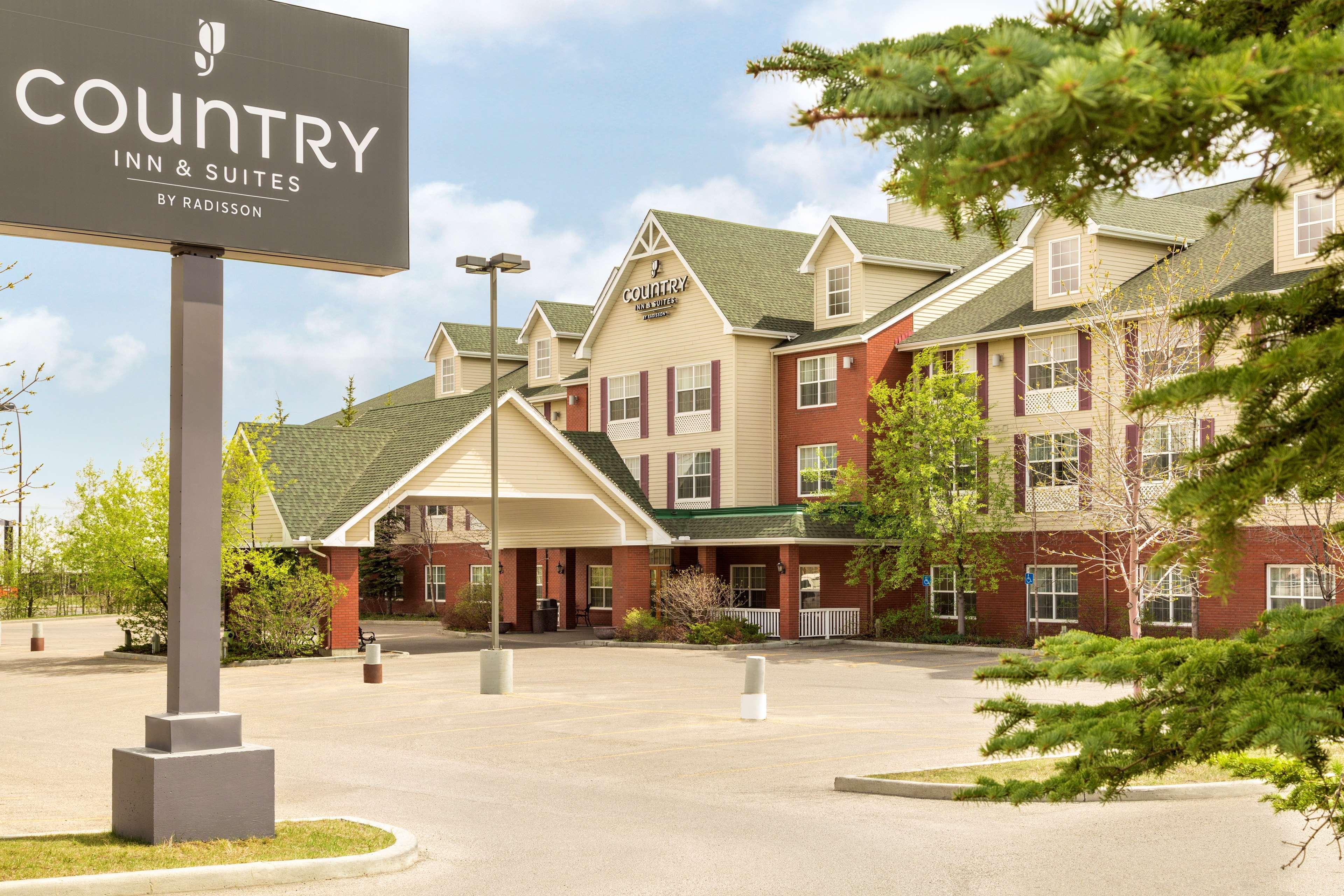 Country Inn & Suites By Radisson, Calgary-Northeast Экстерьер фото